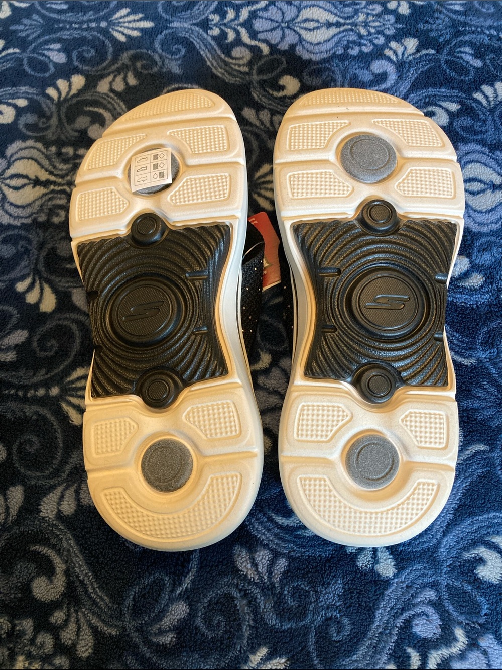 Skechers Black Sparkle Arch Fit Thong Sandals - Picture 5 of 7